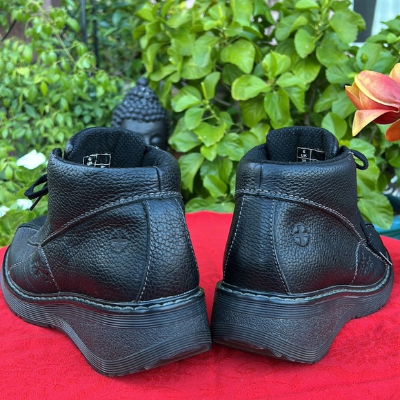 Dr. Martens Daisy Flower Embossed Black Chunky Platform Ankle Boots 😍 - Picture 8 of 17